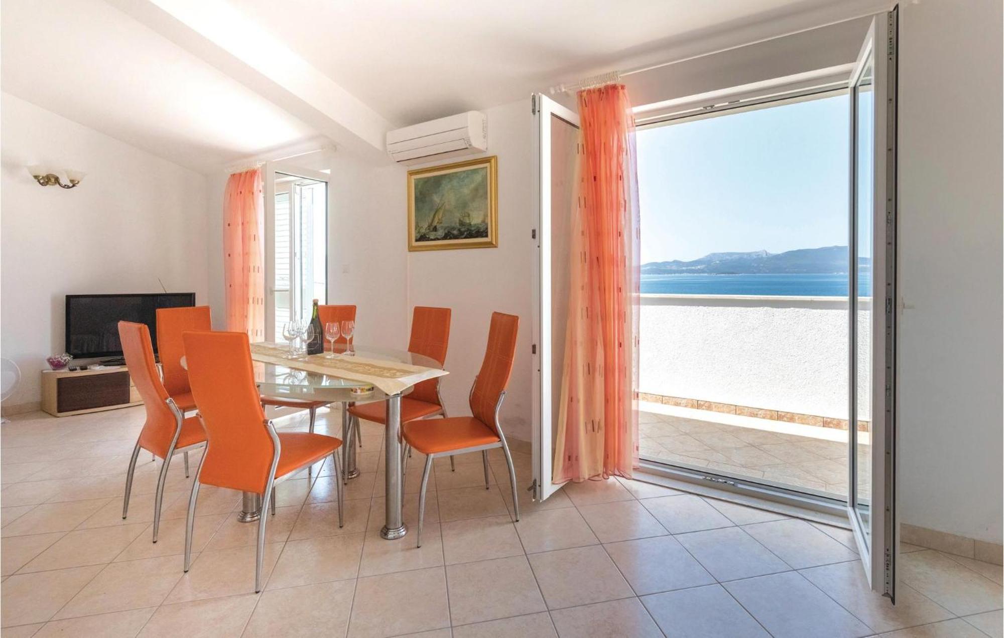 2 Bedroom Lovely Apartment In Komarna Klek Exterior foto